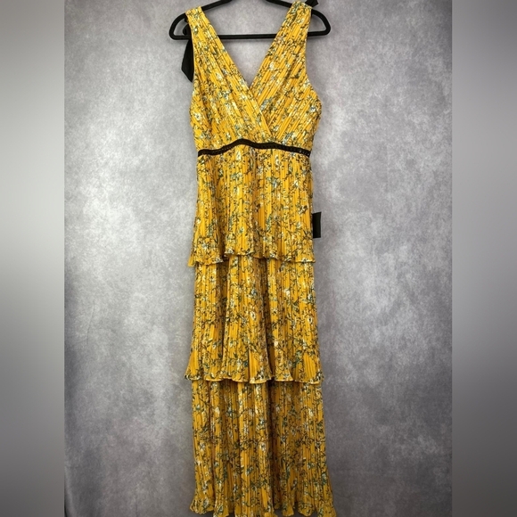 Lulus Such Sophistication Yellow Floral Print Pleated Maxi feminine Dress Size L - Picture 9 of 15